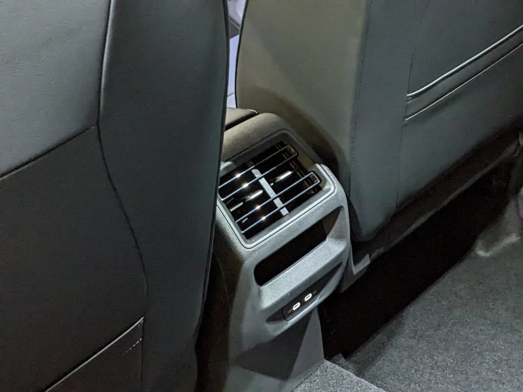 New 2026 Volkswagen Tiguan SE R-Line AWD/4WD image 24