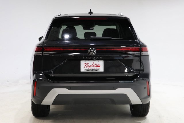 Used 2026 Volkswagen Tiguan SE AWD/4WD image 7