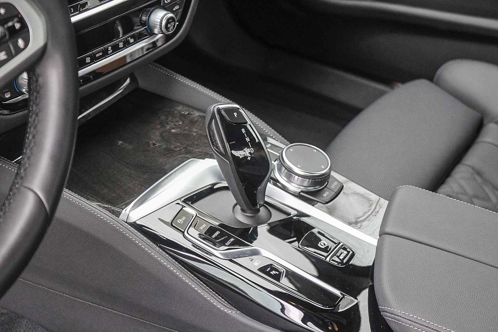 Certified 2023 BMW 530e w/ M Sport Package image 29