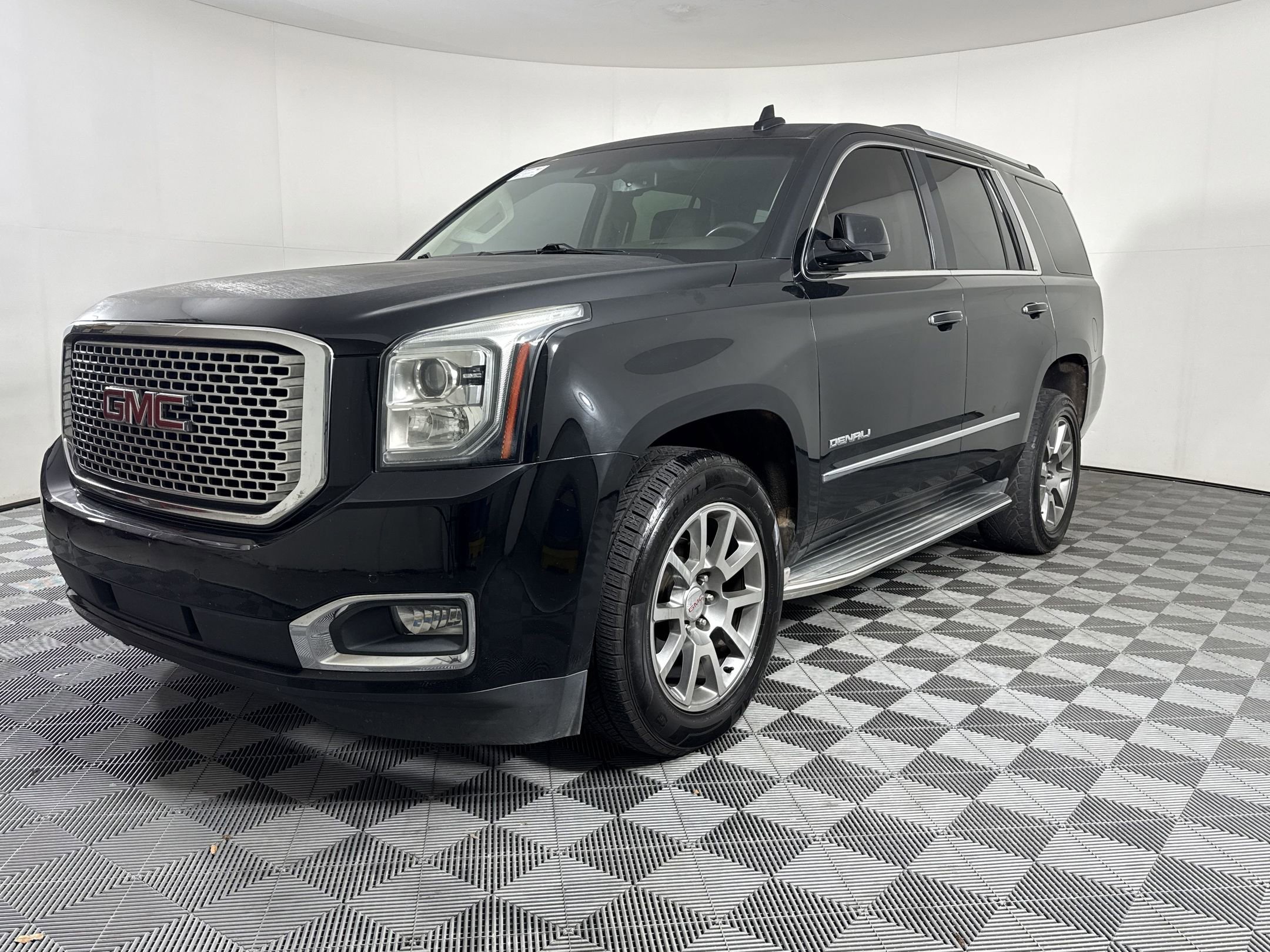 Used 2015 GMC Yukon Denali w/ Open Road Package RWD video 1