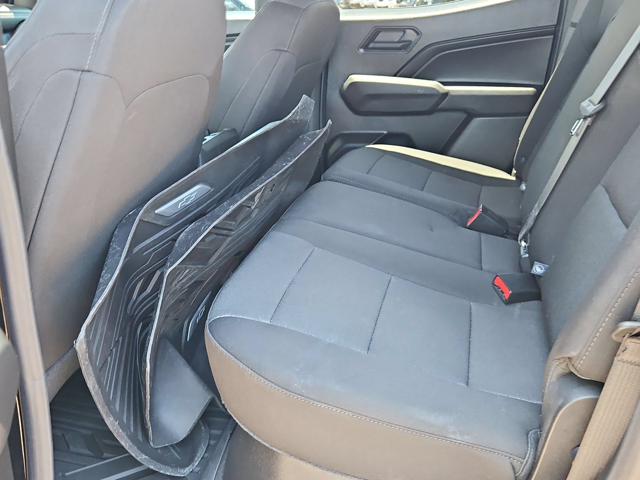 Used 2025 Chevrolet Colorado Trail Boss AWD/4WD image 23