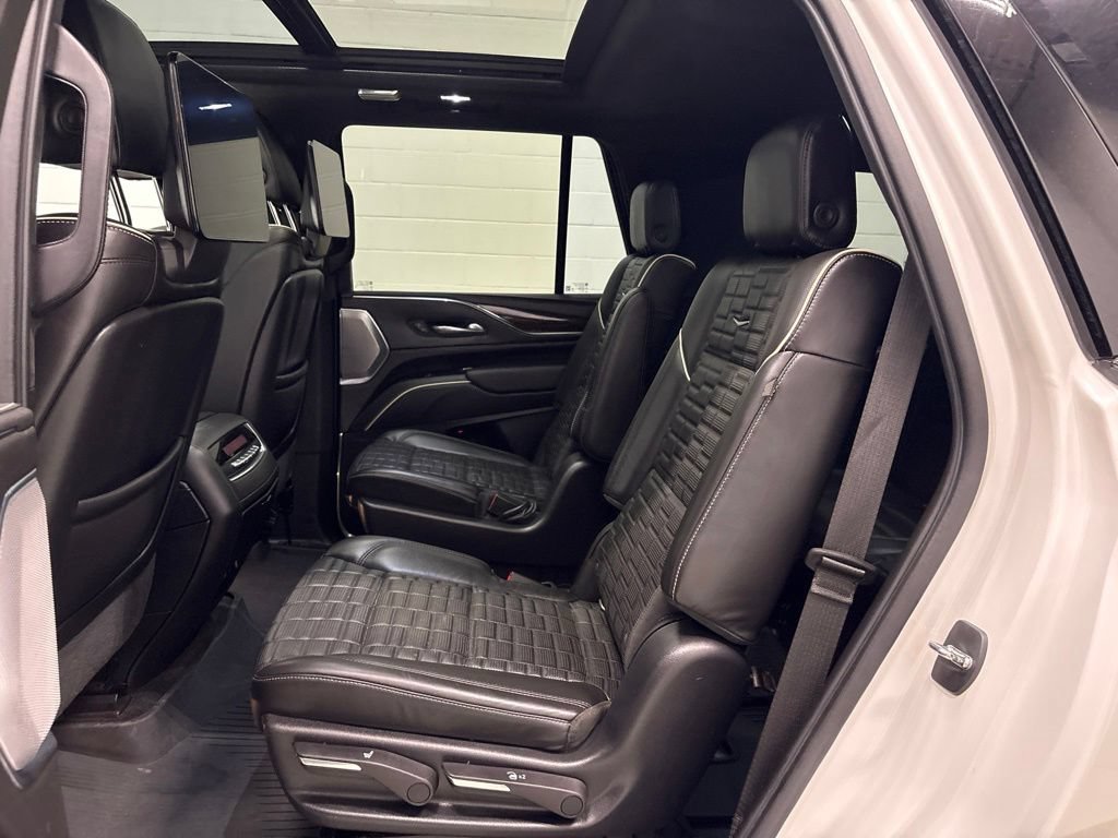 Used 2021 Cadillac Escalade Sport Platinum w/ Heavy-Duty Trailer Package AWD/4WD image 32