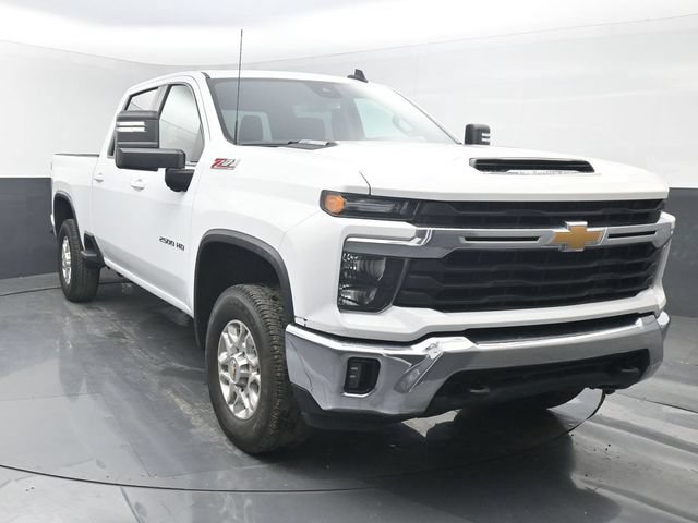 Used 2024 Chevrolet Silverado 2500 LT AWD/4WD image 9