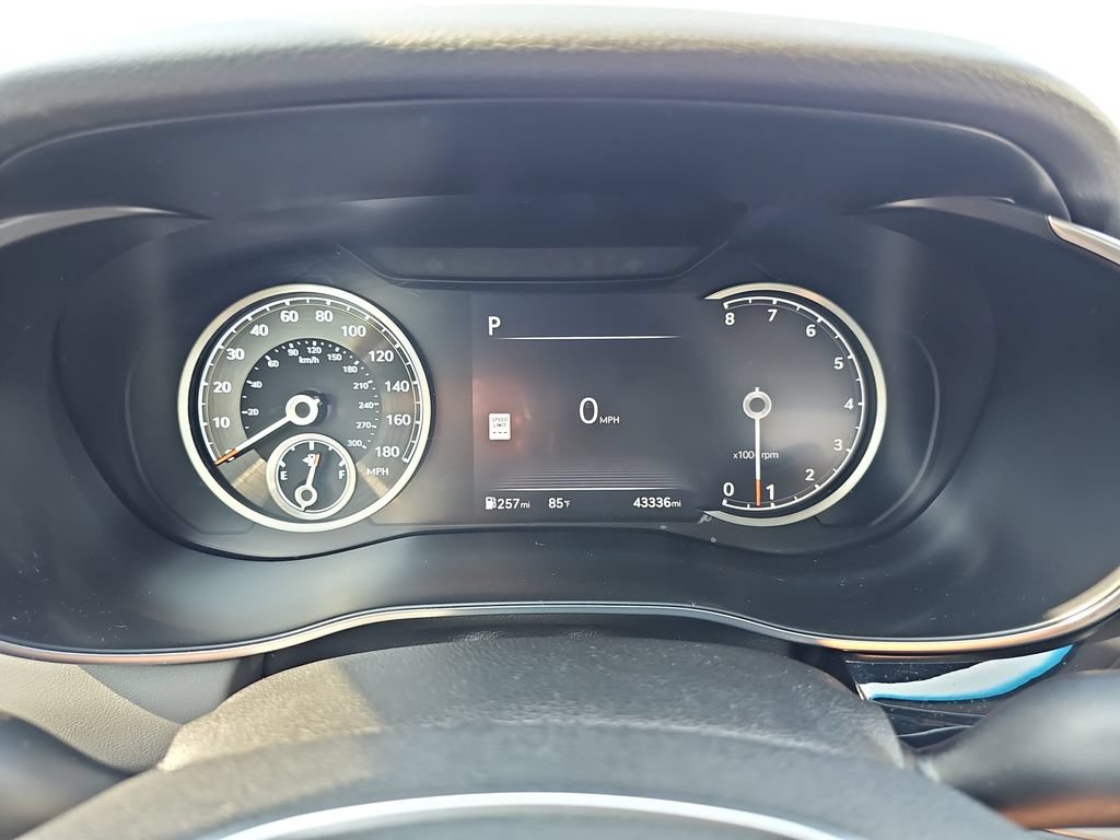 Used 2025 Genesis G70 2.5T AWD/4WD image 19