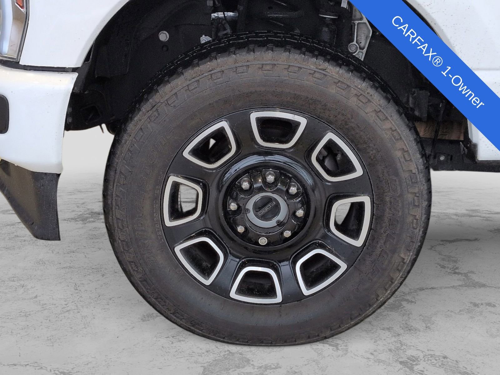 Used 2025 Ford F350 Platinum w/ FX4 Off-Road Package image 17