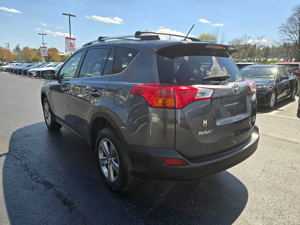 Used 2015 Toyota RAV4 XLE w/ Four Season Floor Mat Package AWD/4WD image 5