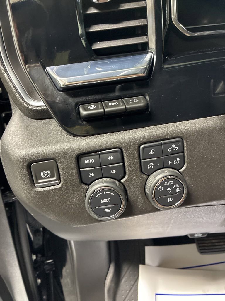 Used 2024 Chevrolet Silverado 1500 High Country w/ High Country Premium Package image 13