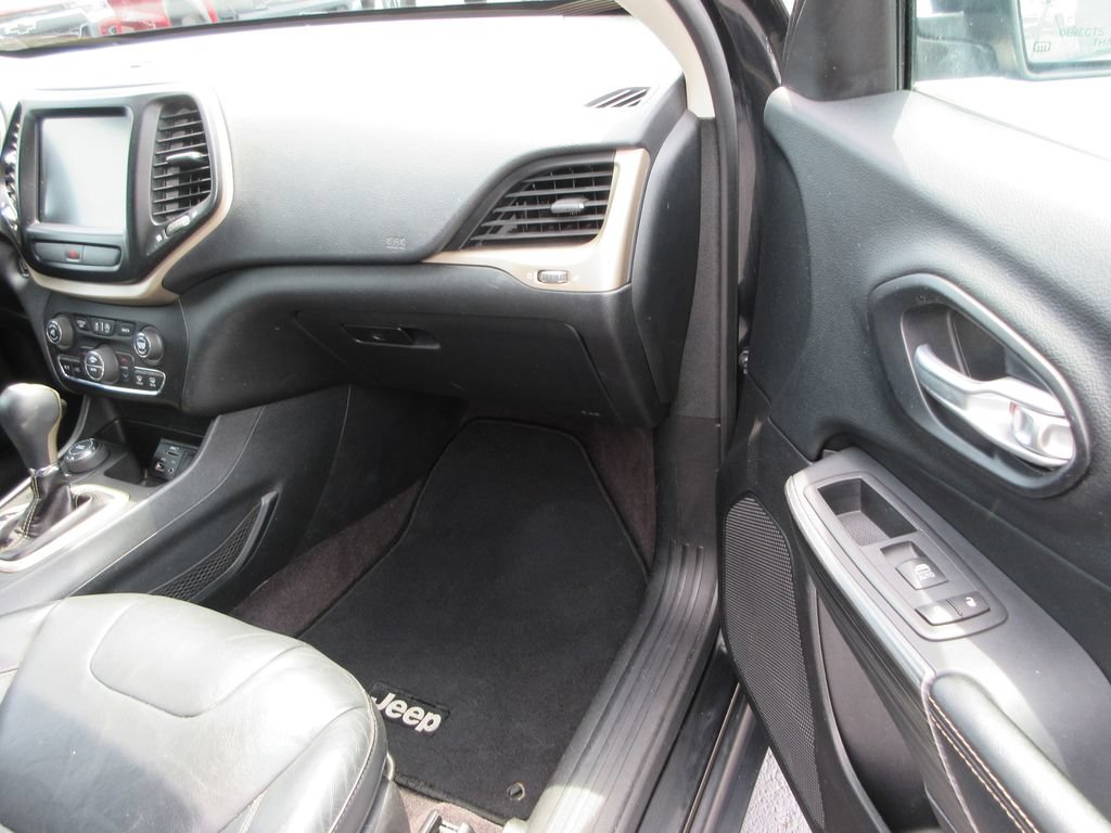 Used 2016 Jeep Cherokee Limited AWD/4WD image 19