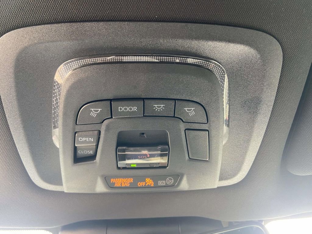 Used 2023 Toyota Crown Limited image 20