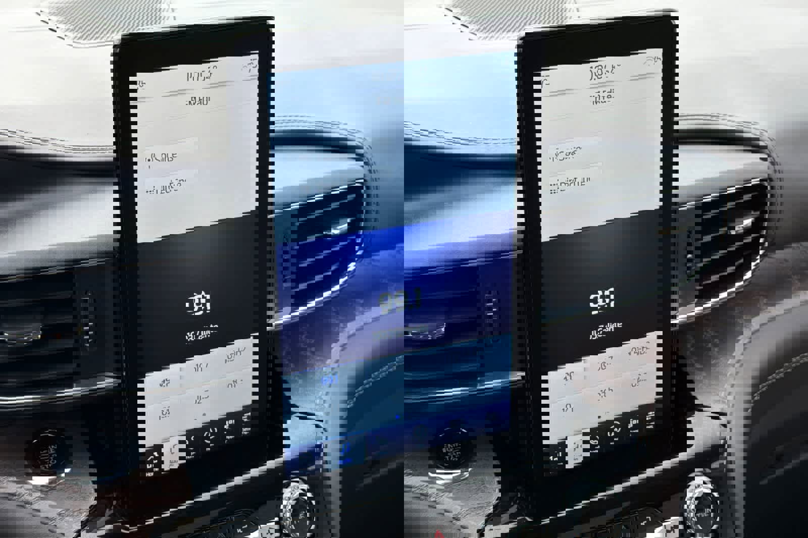 Certified 2022 Ford Explorer Platinum w/ Equipment Group 601A image 19