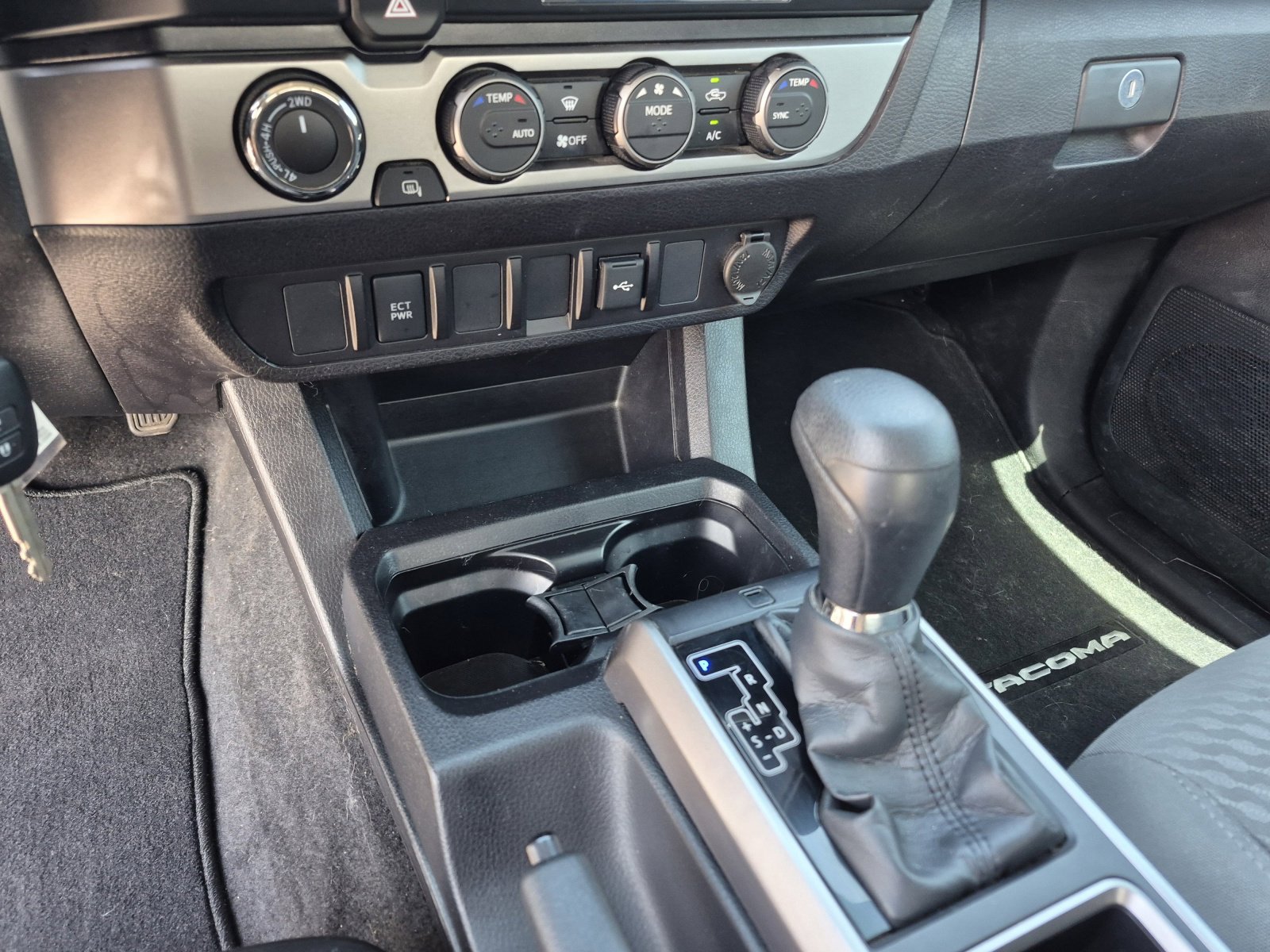 Certified 2021 Toyota Tacoma SR5 AWD/4WD image 12