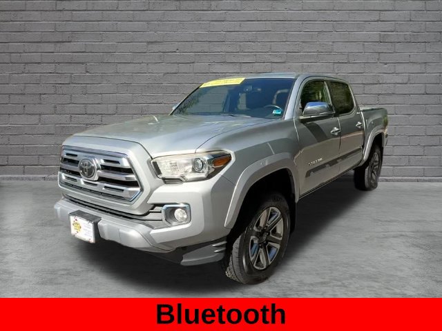 Used 2020 Toyota Tacoma SR5 AWD/4WD image 4