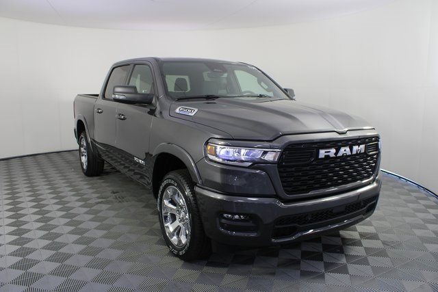 New 2025 RAM 1500 4x4 Crew Cab image 24