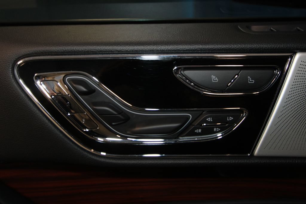 Used 2024 Lincoln Navigator L Reserve AWD/4WD image 9
