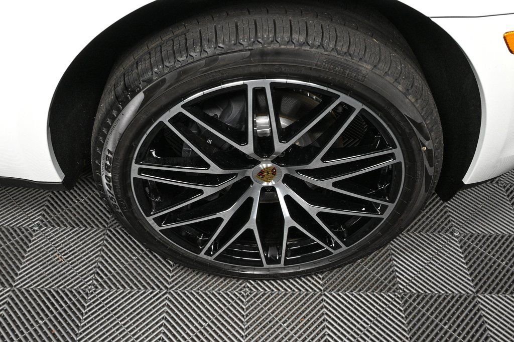 Certified 2026 Porsche Macan AWD/4WD image 39