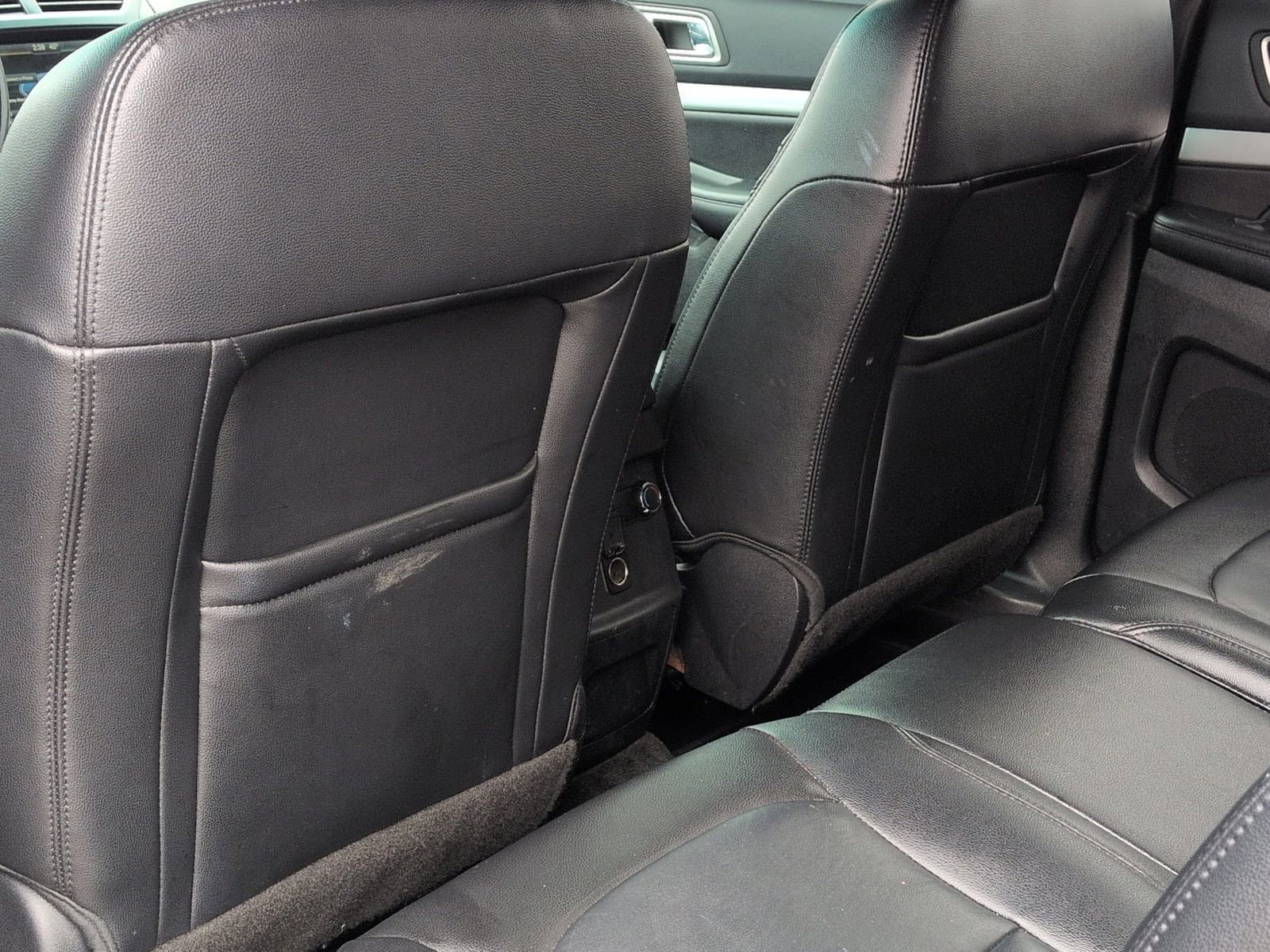 Used 2016 Ford Explorer XLT w/ Equipment Group 202A FWD image 22