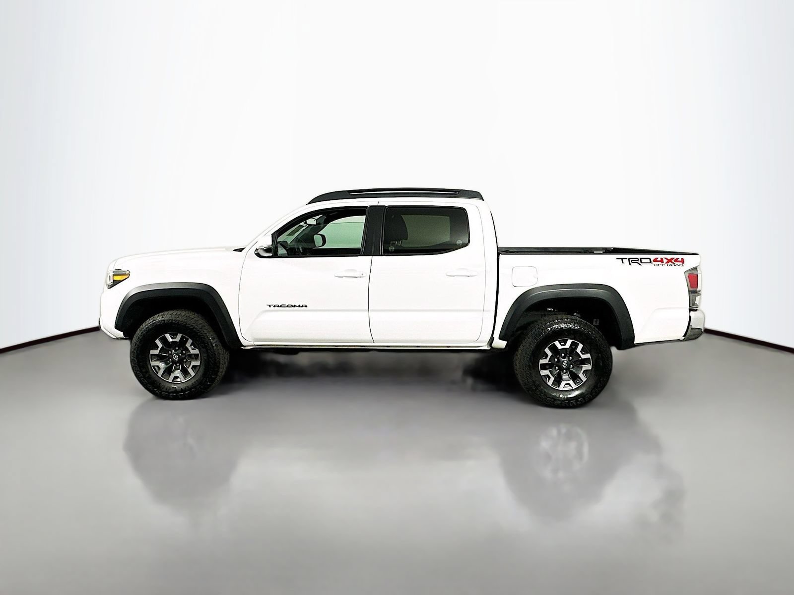 Certified 2023 Toyota Tacoma TRD Off-Road AWD/4WD image 4