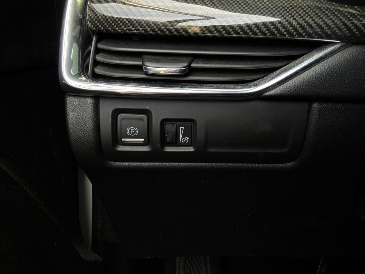 Used 2023 Cadillac XT4 Sport w/ Cold Weather Package FWD image 26