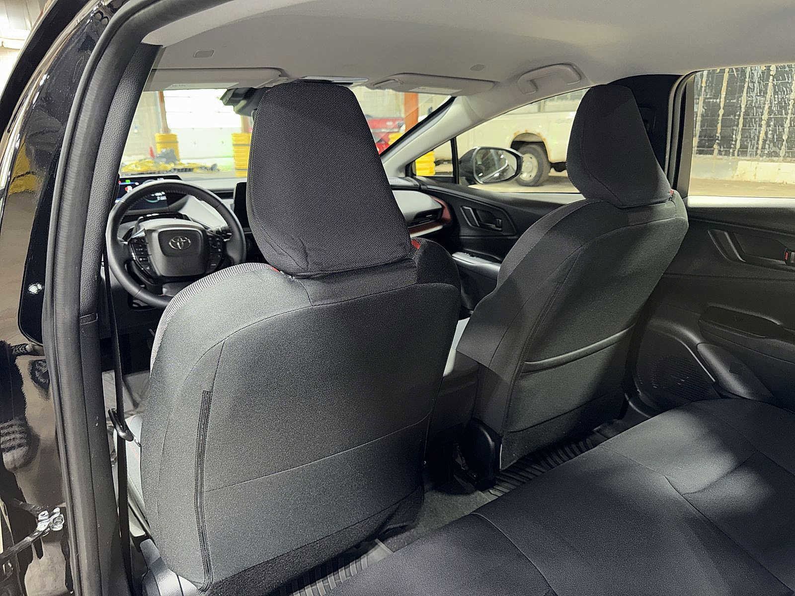 Used 2024 Toyota Prius Prime SE FWD image 27