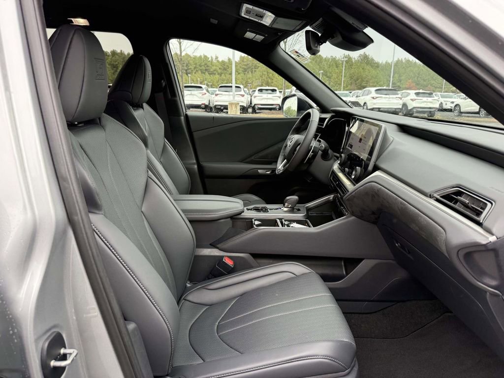 Used 2026 Lexus TX 500h AWD w/ Technology Package image 15