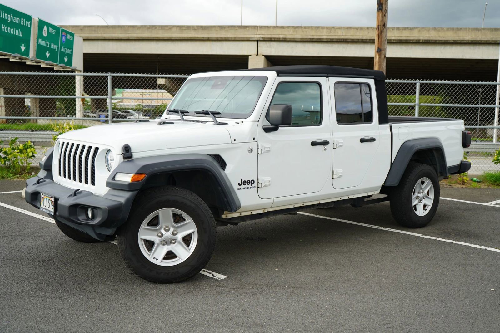 Used 2020 Jeep Gladiator Sport w/ Quick Order Package 24S image 3
