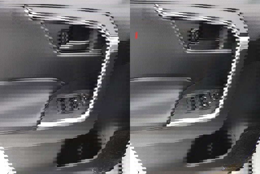 Used 2024 Toyota RAV4 LE image 13