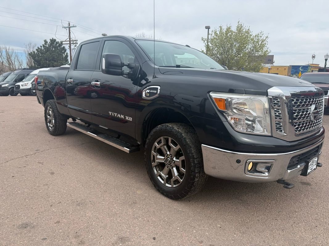Used 2017 Nissan Titan SV image 1