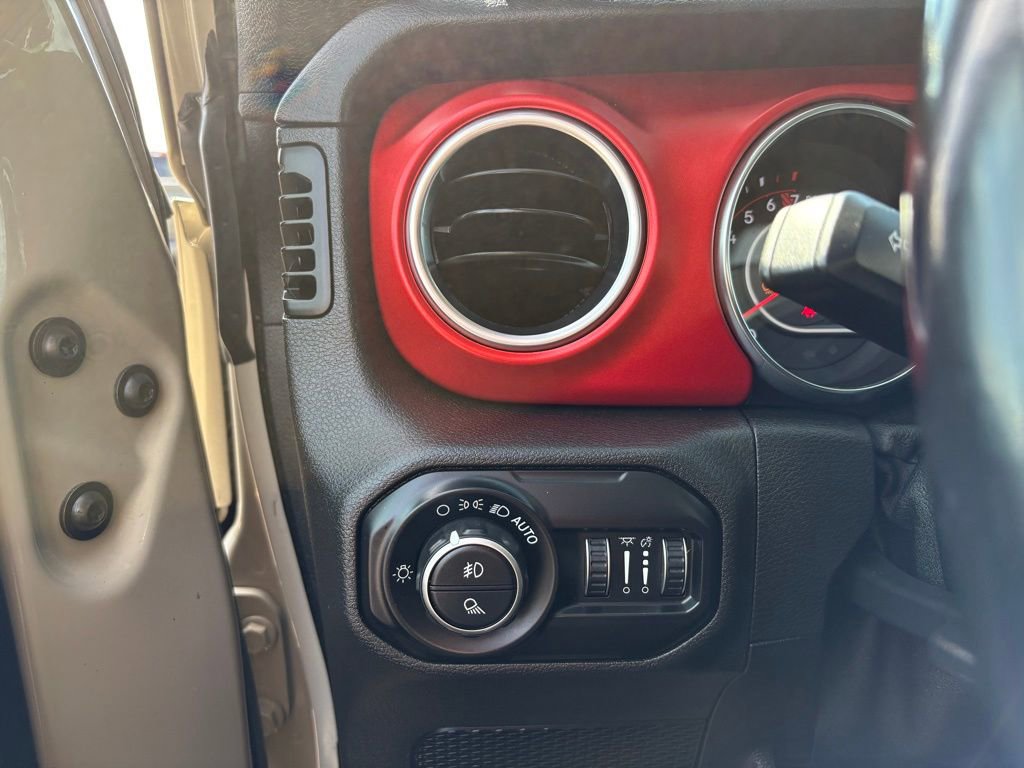 Used 2020 Jeep Gladiator Rubicon w/ LED Lighting Group AWD/4WD image 19