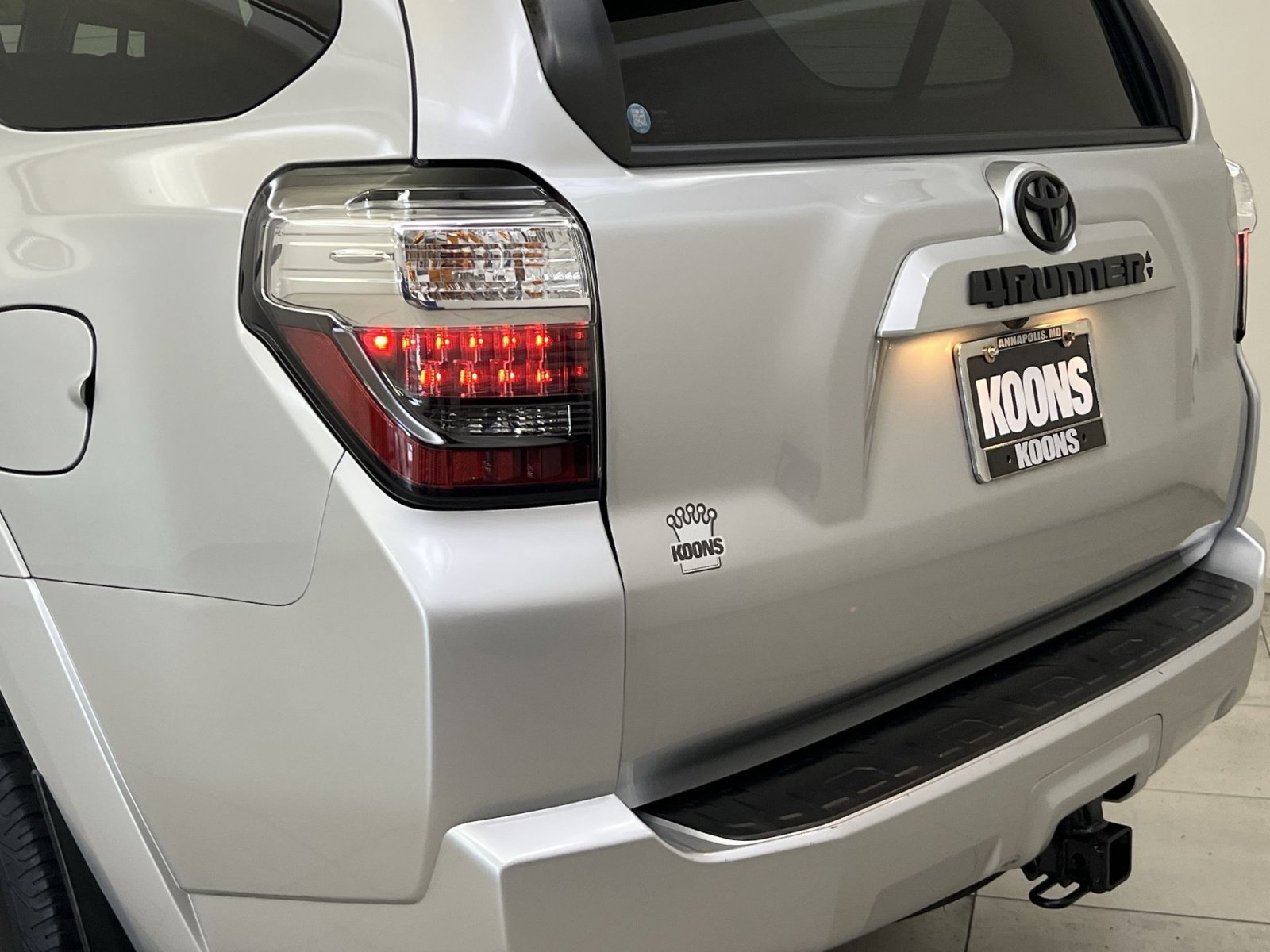 Used 2022 Toyota 4Runner SR5 Premium w/ Moonroof Package AWD/4WD image 30