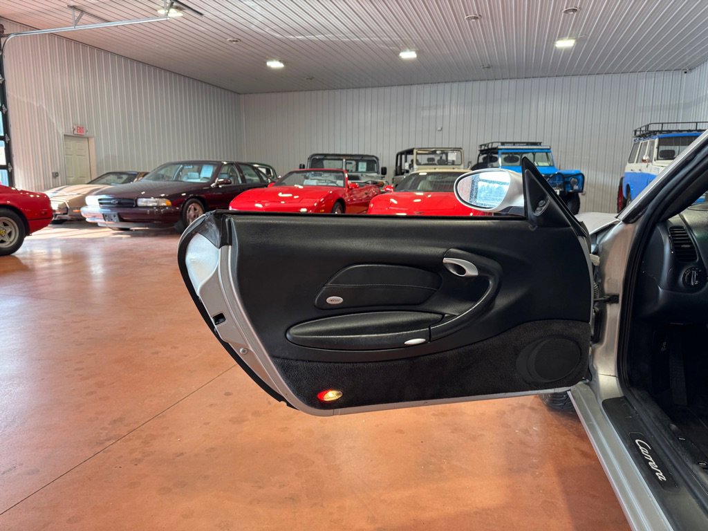 Used 2001 Porsche 911 Cabriolet image 18