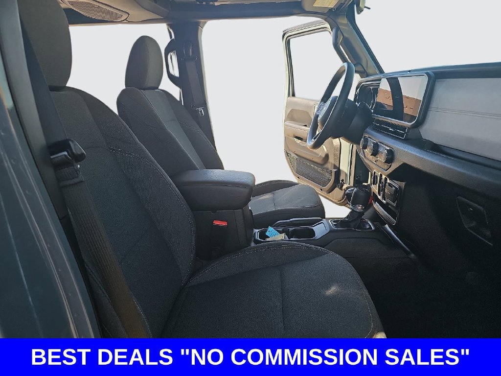 Used 2025 Jeep Gladiator Sport AWD/4WD image 10