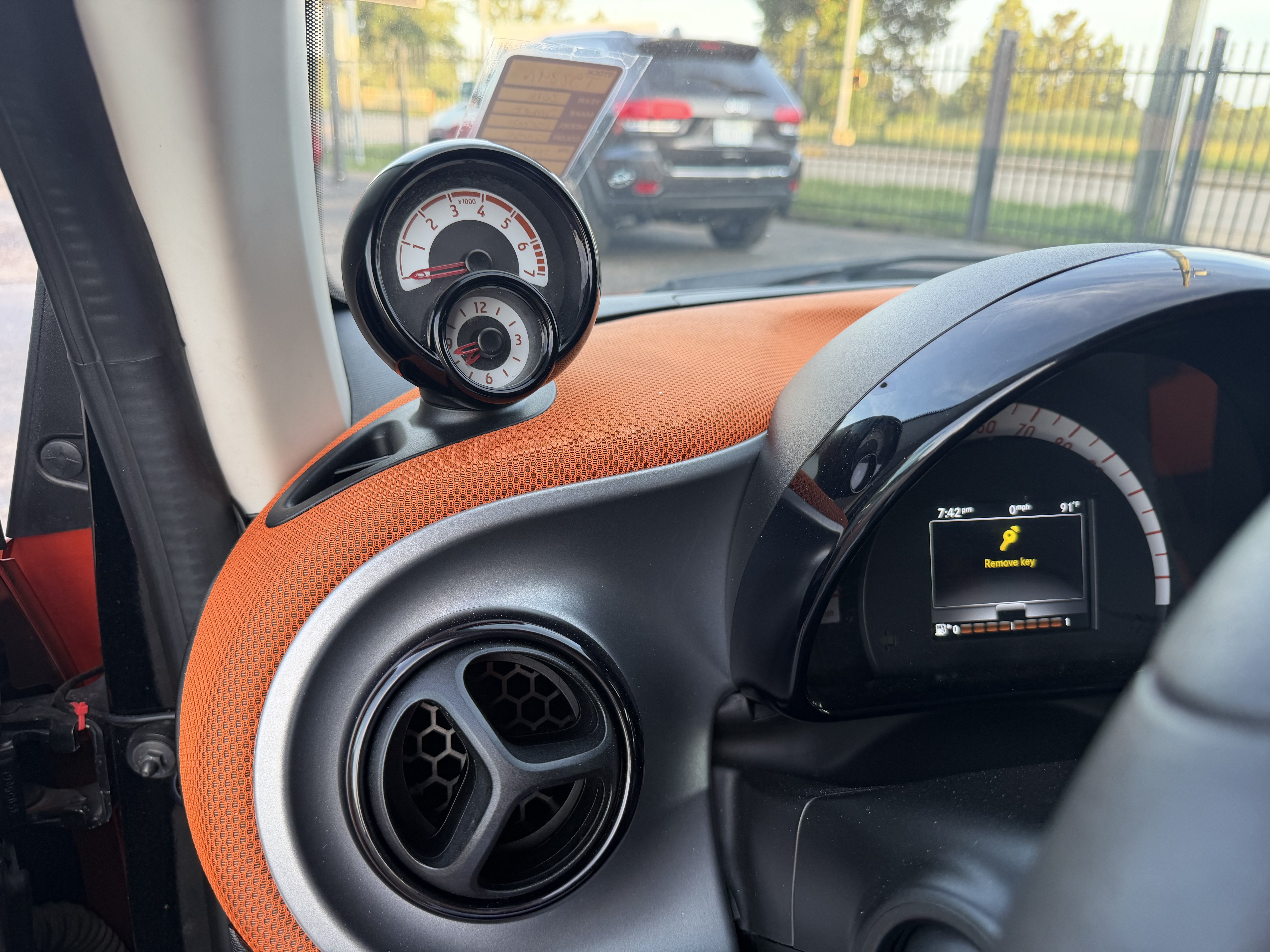 Used 2016 smart fortwo passion RWD image 26