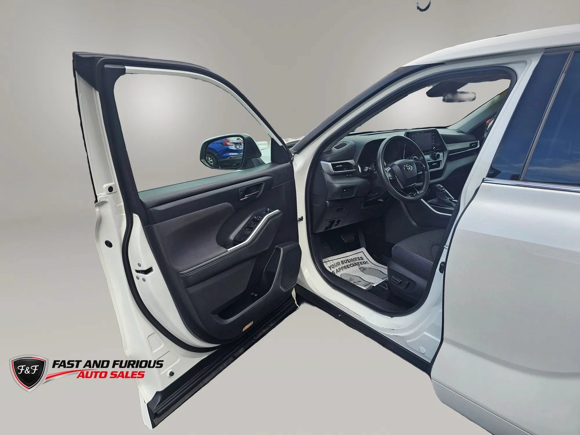 Used 2020 Toyota Highlander L AWD/4WD image 9
