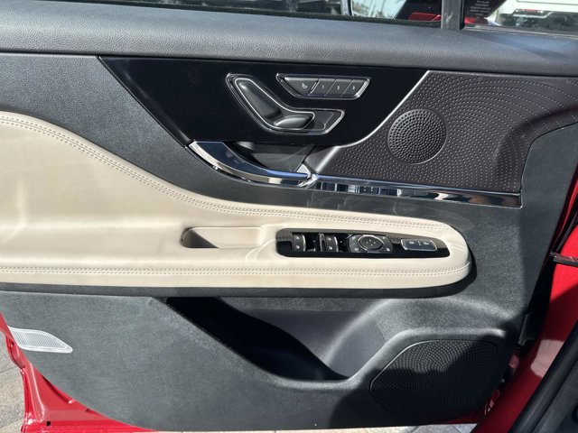 New 2026 Lincoln Corsair Premiere FWD image 8