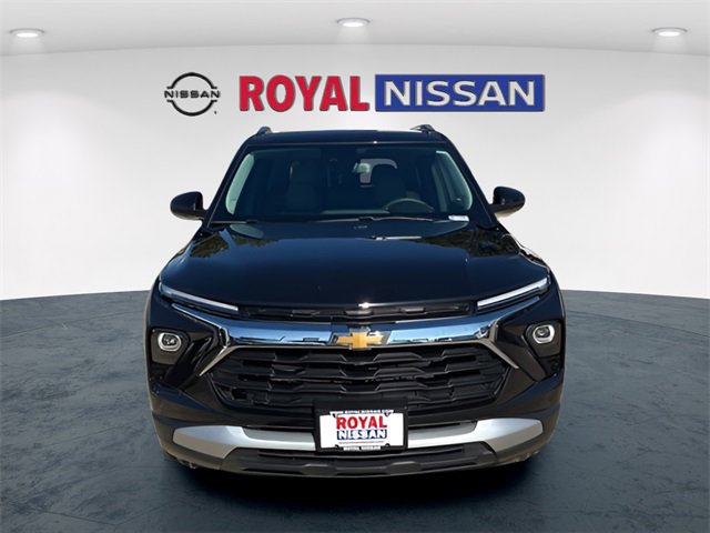 Used 2025 Chevrolet TrailBlazer LT image 2