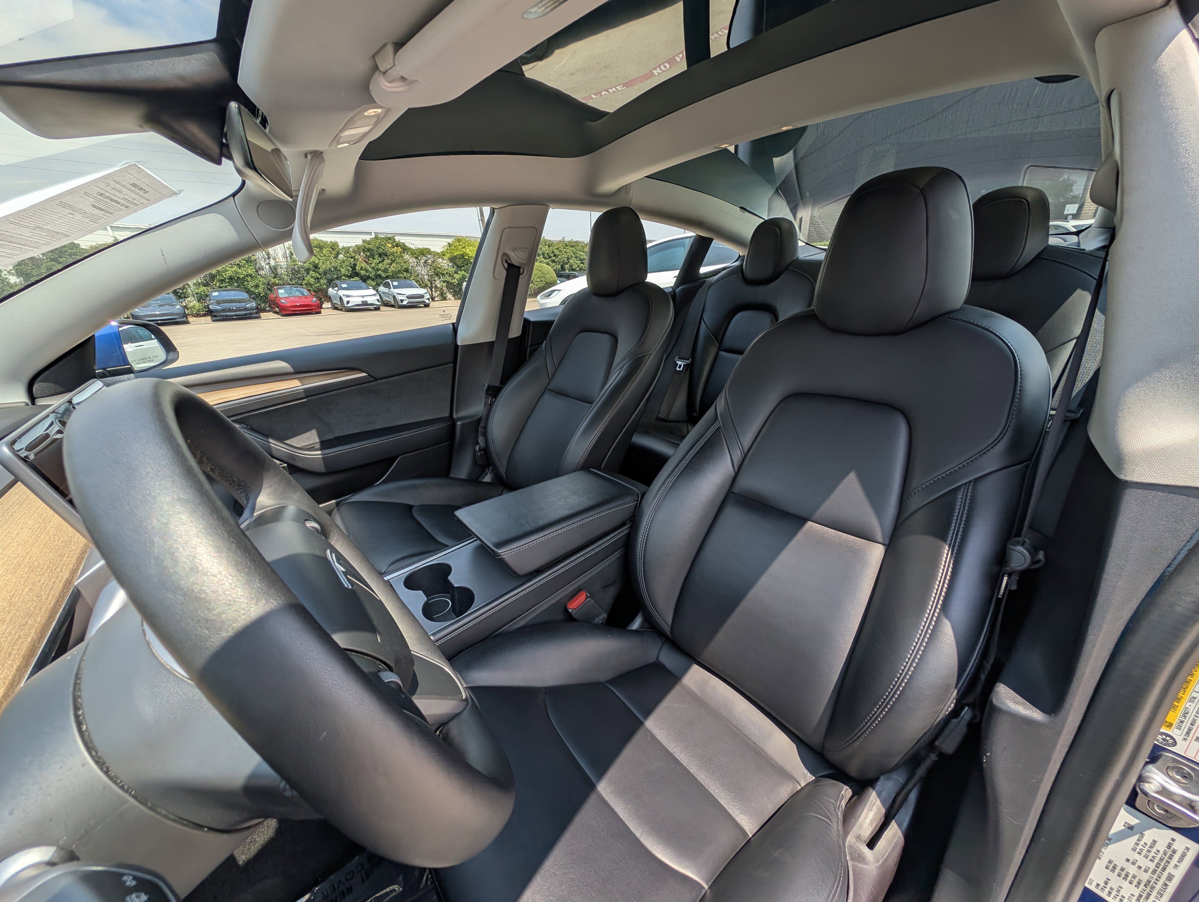 Used 2022 Tesla Model 3 Standard Range image 2