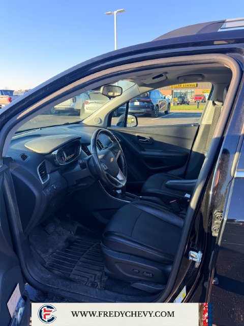Used 2019 Chevrolet Trax LT w/ LT Convenience Package AWD/4WD image 9