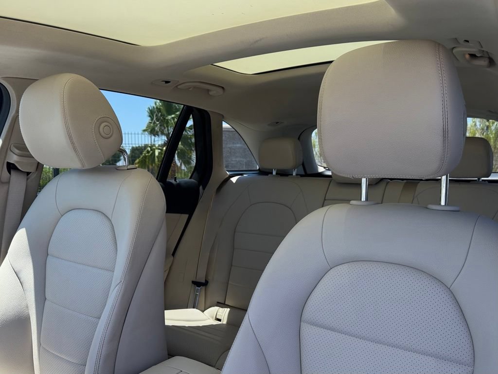 Used 2019 Mercedes-Benz GLC 300 4MATIC image 19