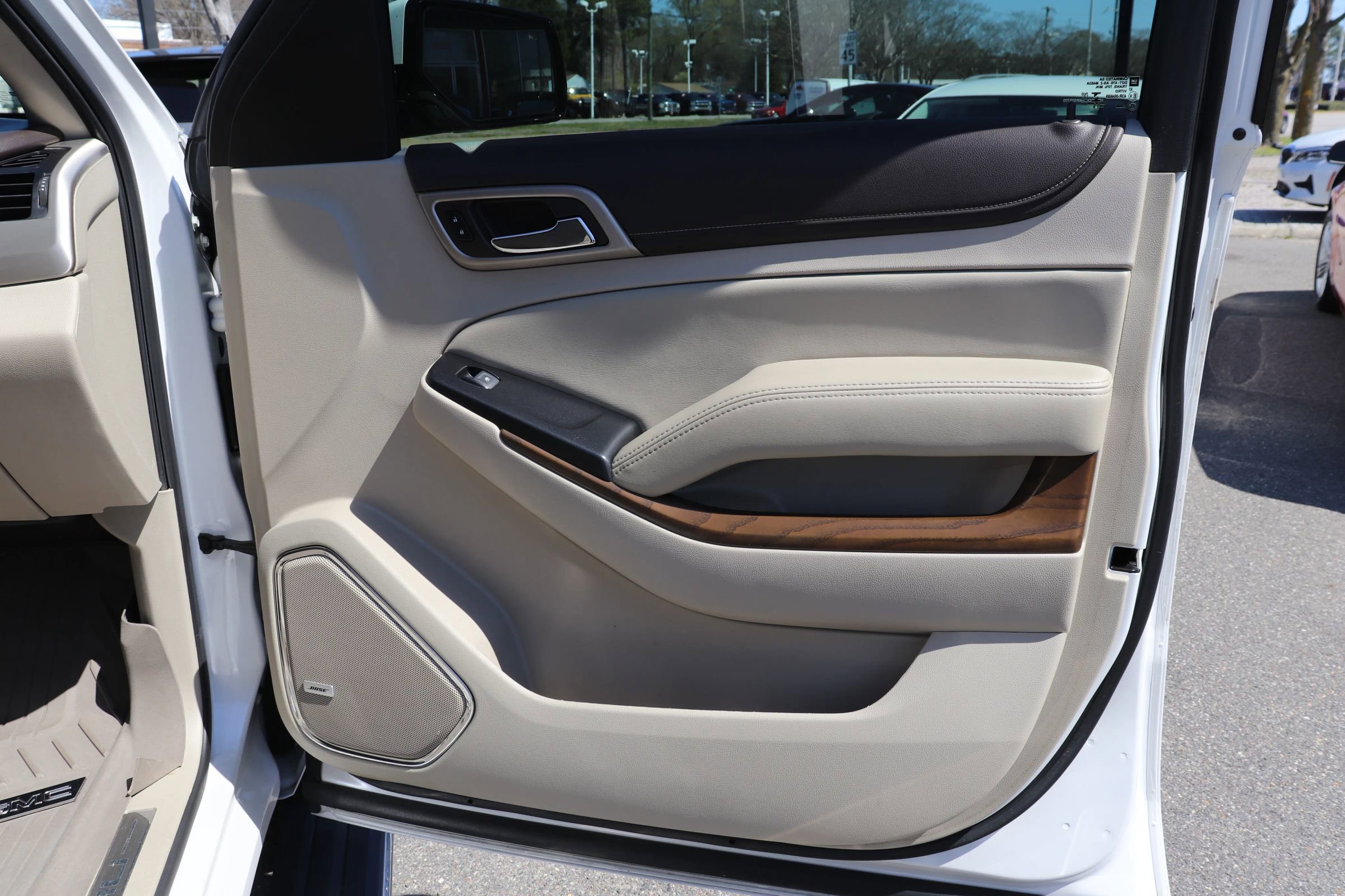 Used 2019 GMC Yukon Denali w/ Denali Ultimate Package image 21