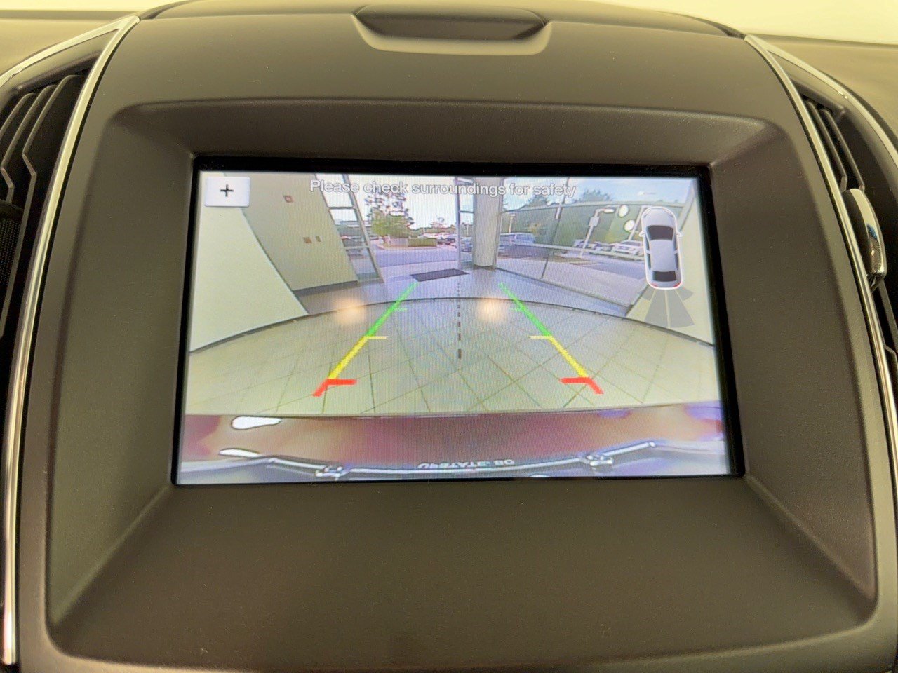 Used 2018 Ford Edge Titanium FWD image 24