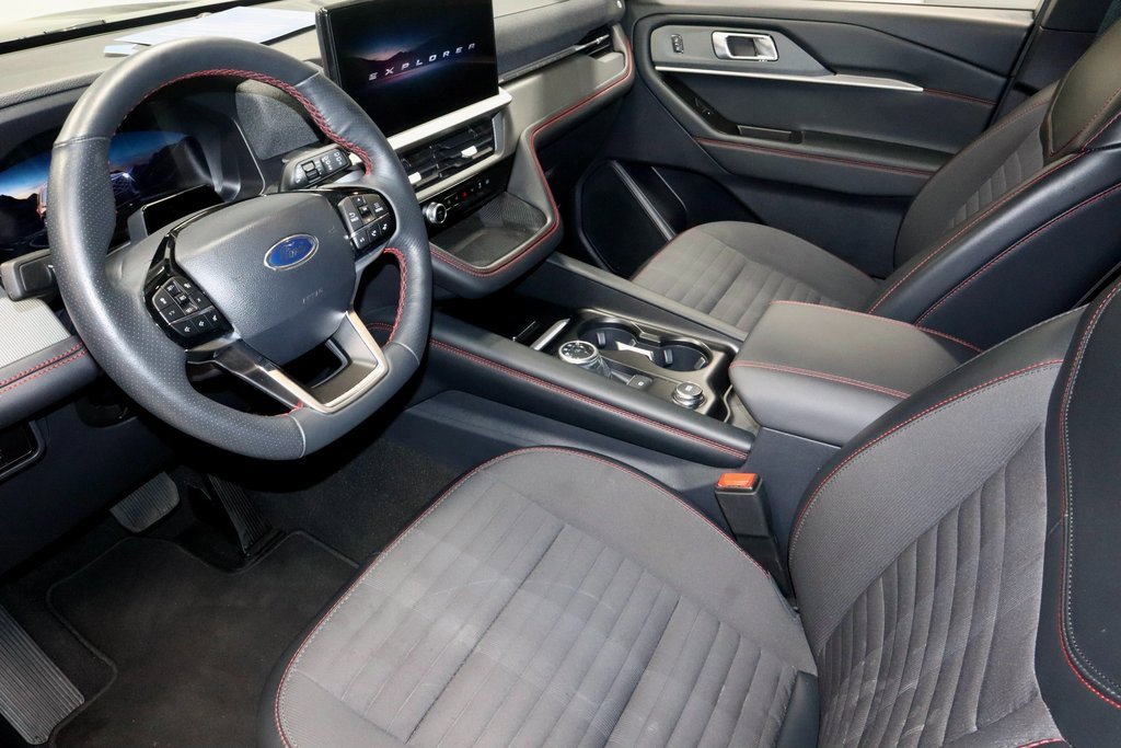Certified 2025 Ford Explorer ST-Line w/ ST-Line Street Pack image 26