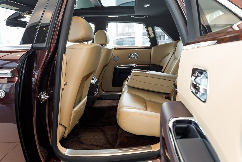 Used 2016 Rolls-Royce Ghost image 32