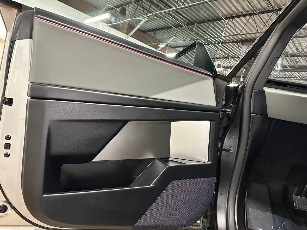Used 2024 Tesla Cybertruck Cyberbeast image 18