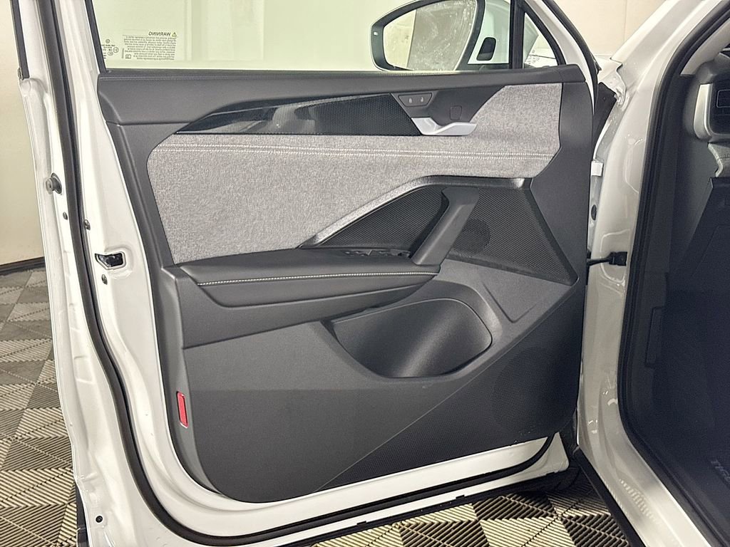 New 2025 Volkswagen Tiguan S image 10