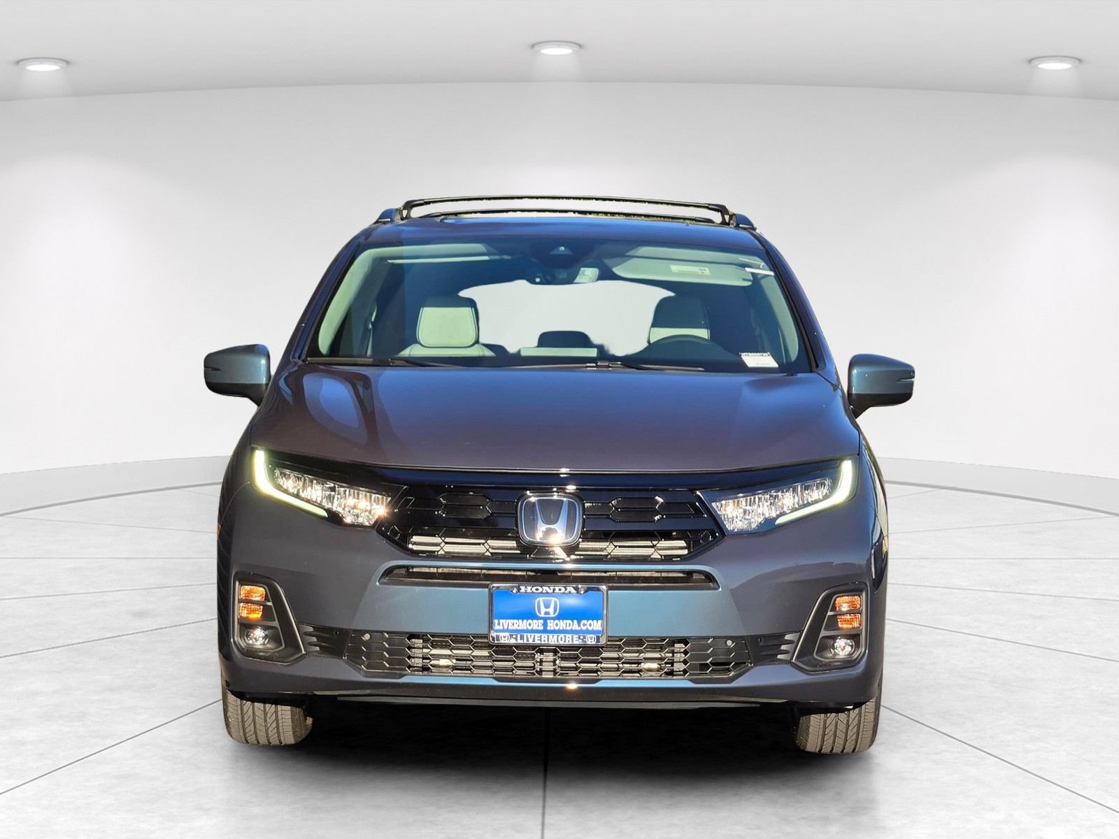 New 2026 Honda Odyssey Touring image 2