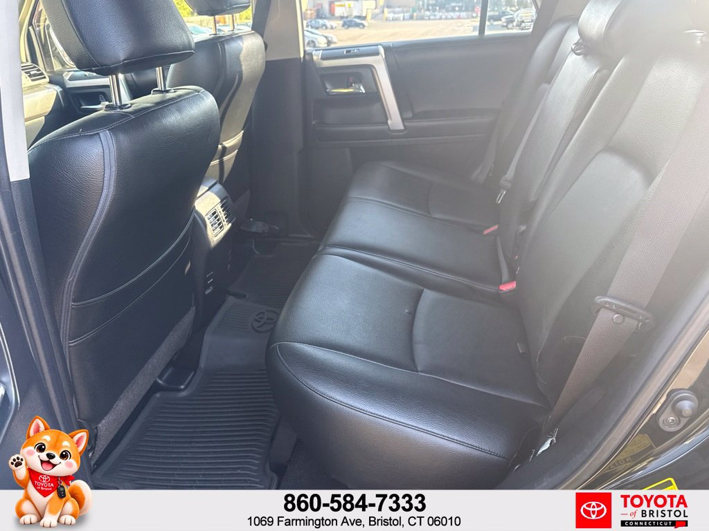 Used 2017 Toyota 4Runner SR5 AWD/4WD image 33