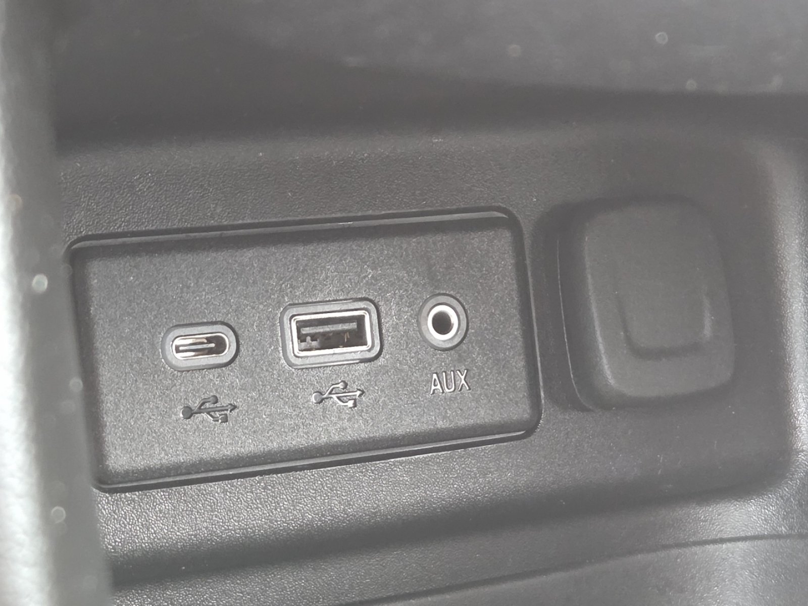 Used 2020 Chevrolet Equinox LT FWD image 4