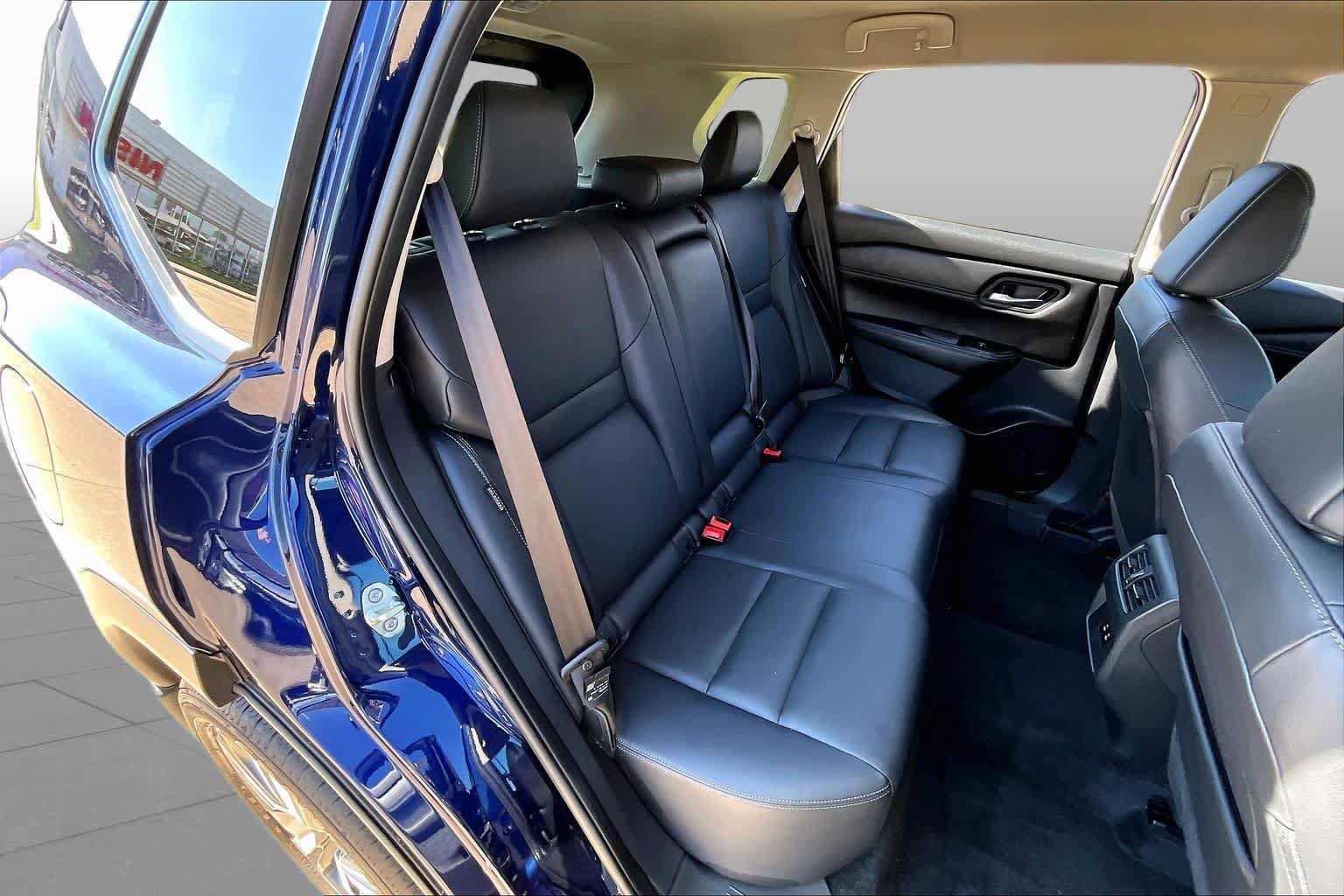 Certified 2025 Nissan Rogue SL AWD/4WD image 18