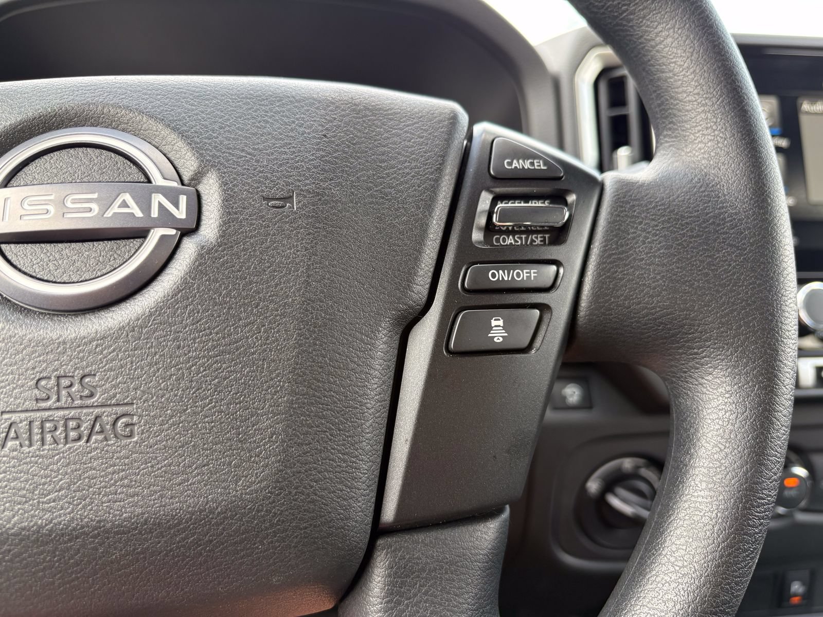 Used 2025 Nissan Frontier SV AWD/4WD image 16