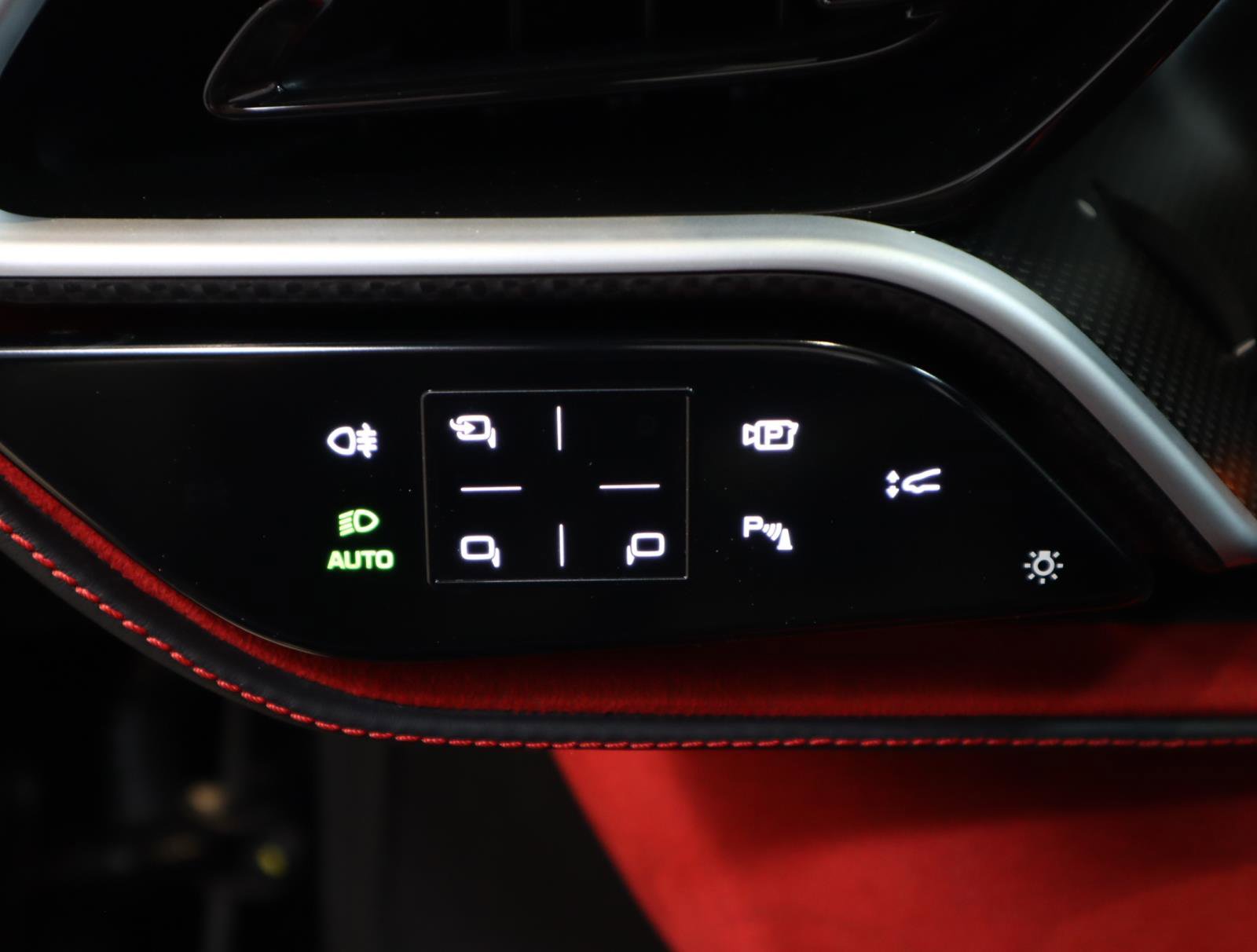 Used 2025 Ferrari 296 GTS RWD image 29